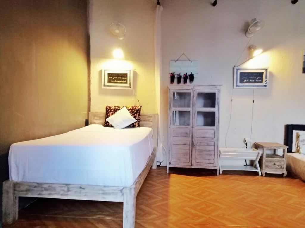 Barn N Bunk Hotel Gianyar  Exterior photo